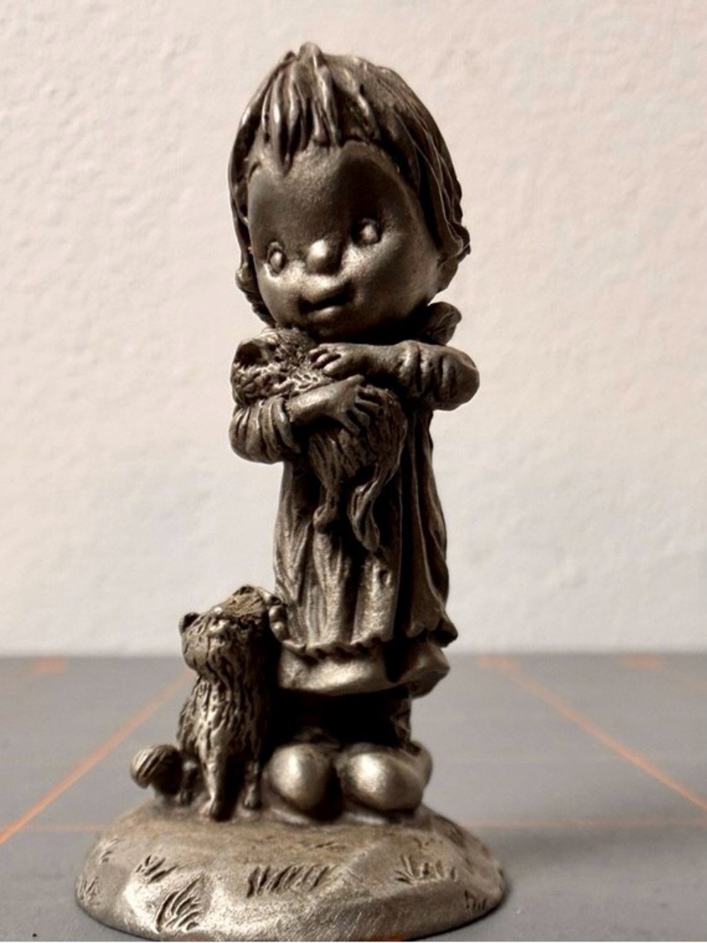 Betsy Clark 1980 Hallmark Little Gallery Pewter Purrfect Friendship